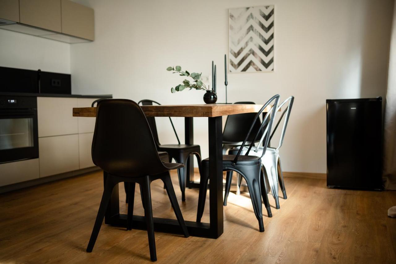 Oldtown Studio Apartment With 2 Bathrooms Düsseldorf Esterno foto
