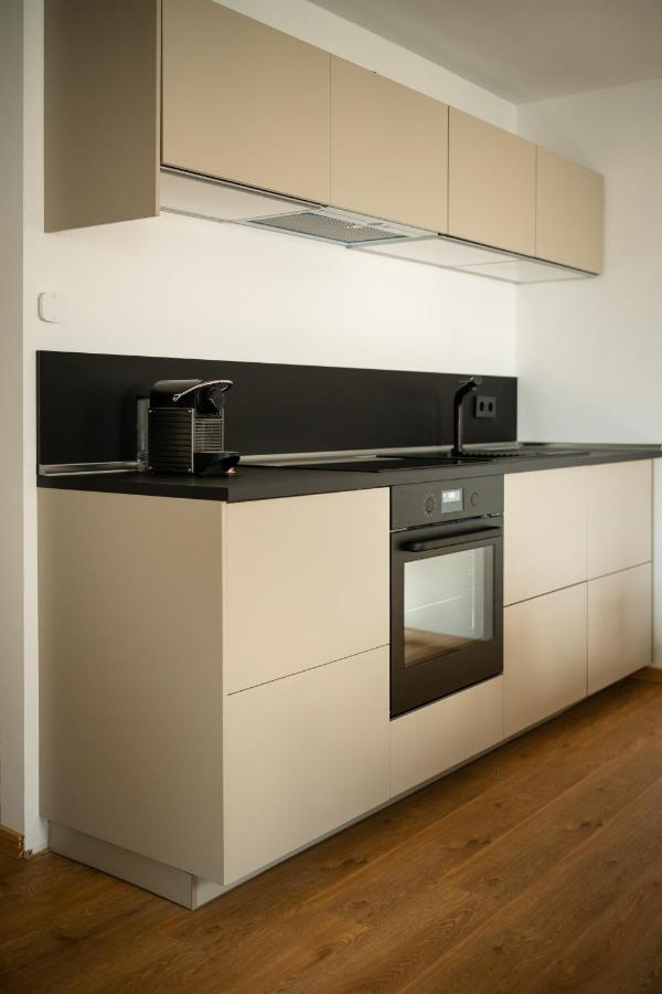 Oldtown Studio Apartment With 2 Bathrooms Düsseldorf Esterno foto
